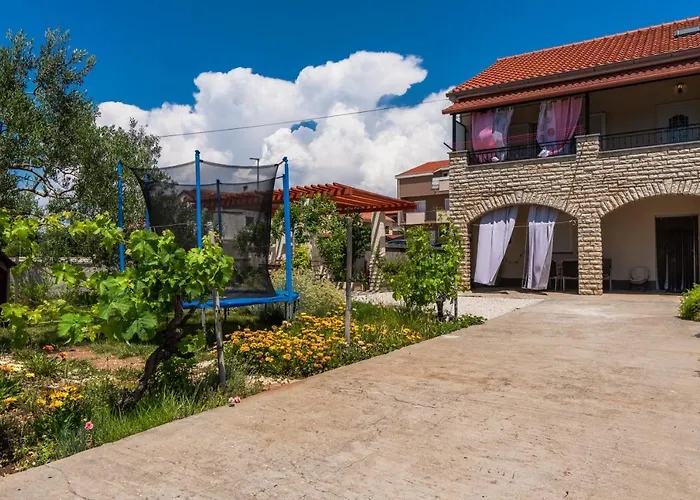 With Parking Space - 21482 * 维尔